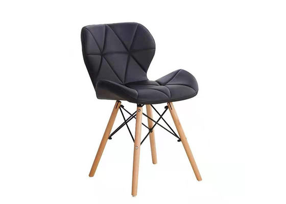 Sillas de cena de madera nórdicas ergonómicas negras del estilo chino del hotel del ocio con las piernas sólidas de madera de haya